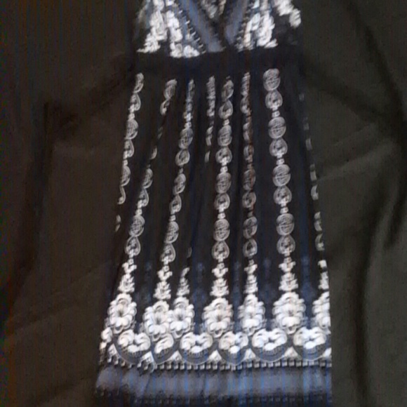 Dress - Picture 2 of 4